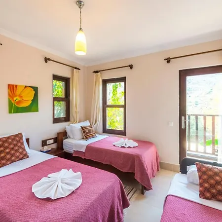 Villa Gebze Sleeps 9 Pool Air Con Wifi *
